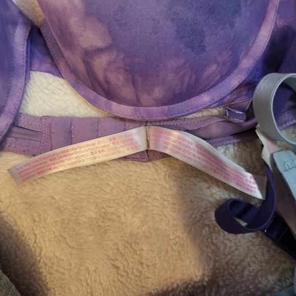 Victory Secret Pink bras size 36D - Picture 7 of 7